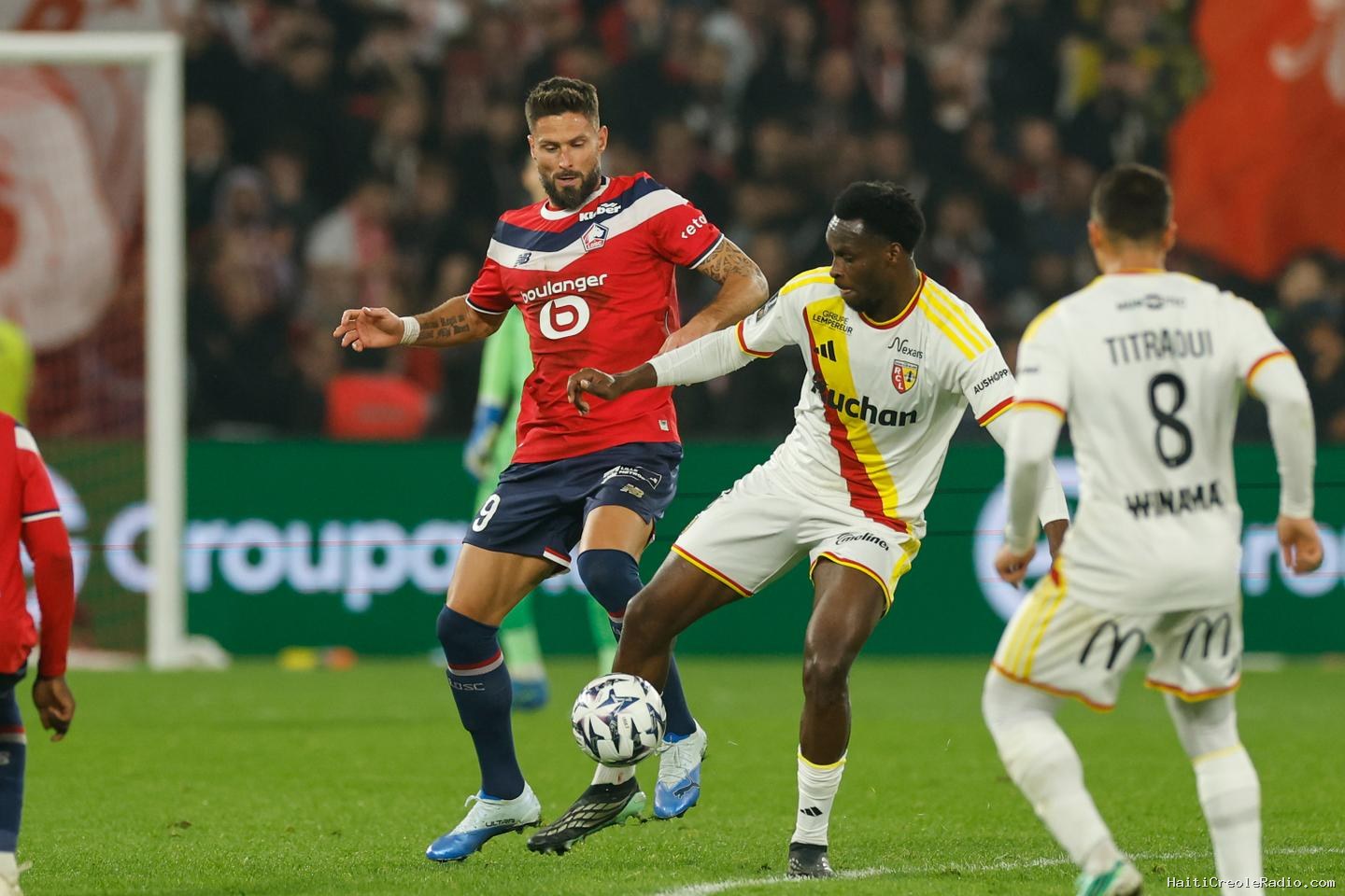 Lille s’offre le derby face à Lens et reste dans le sillage du PSG en haut de la Ligue 1 où Nice poursuit sa remontée