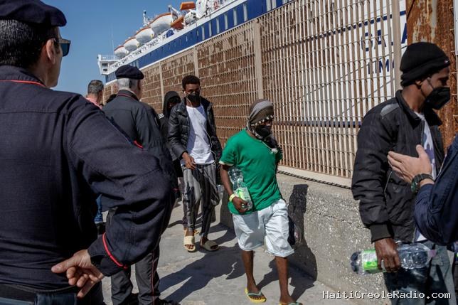 Migrants, Anthropic, Danemark, mort d’Areski, Roland-Garros : les informations de la nuit