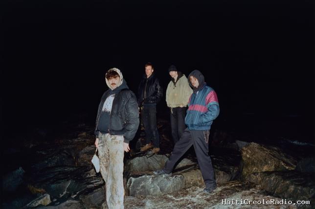 Model/Actriz, “bijou de dance-pop” moite et sauvage