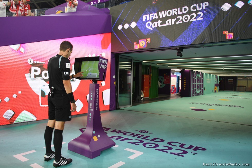 Mondial 2026 : la FIFA prépare une VAR plus visible grâce à l’intelligence artificielle