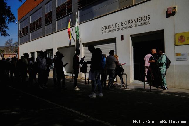 Plus d’un million de demandes de régularisation : l’Espagne “face à son plus grand défi”