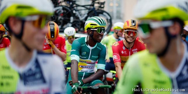 Pourquoi y a-t-il si peu de cyclistes africains au départ du Tour de France ? Comprendre en trois minutes