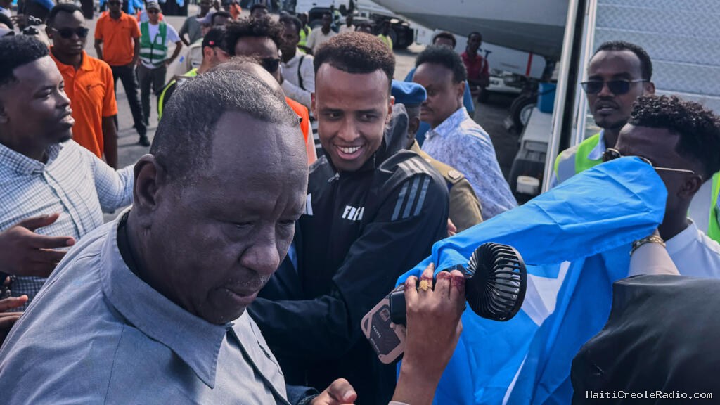 Refoulé des États-Unis, acclamé en Somalie, l'arbitre Omar Artan est déjà un des symboles du Mondial 2026