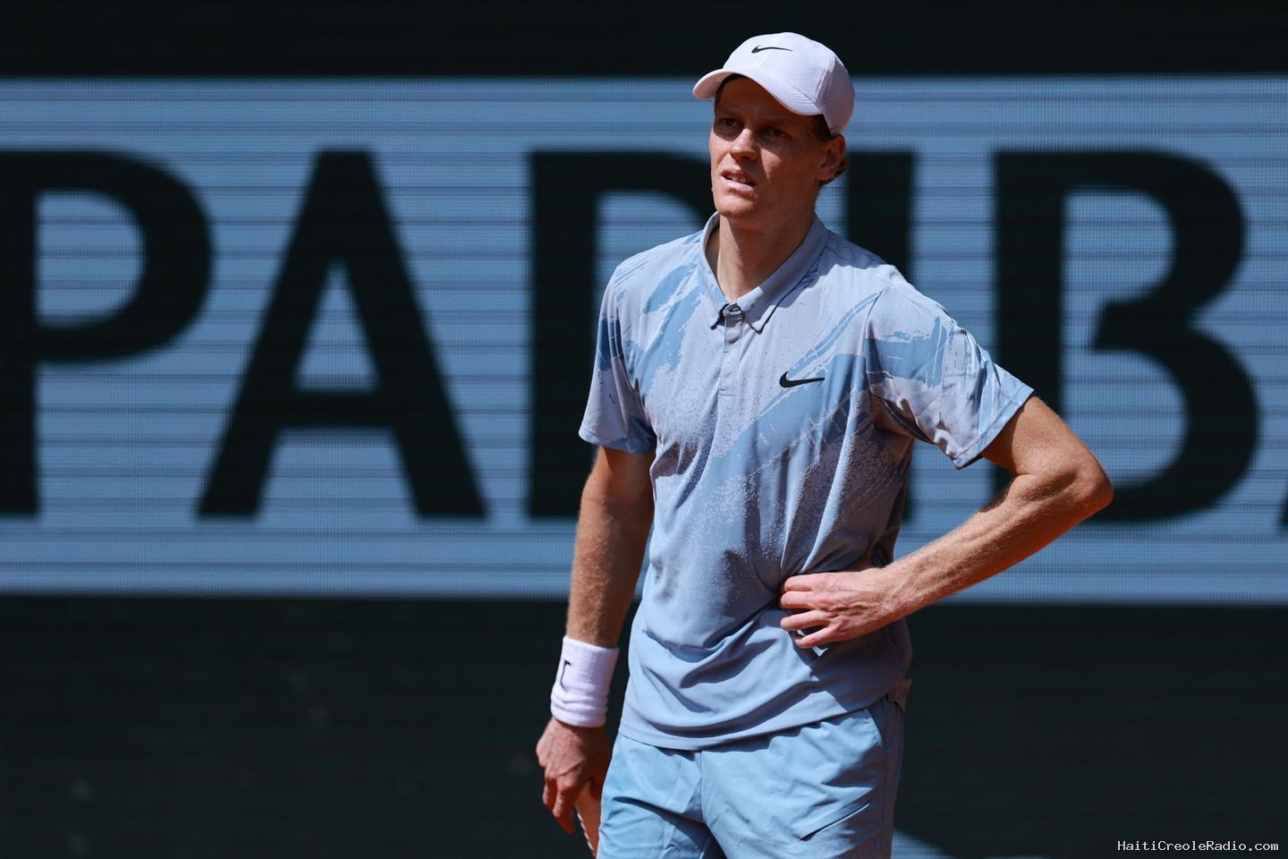 Roland-Garros 2026 : Jannik Sinner, numéro 1 mondial et favori pour le titre, éliminé dès le deuxième tour