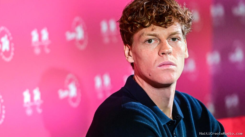 Roland-Garros: accablé physiquement, l'Italien Jannik Sinner éliminé dès le 2e tour