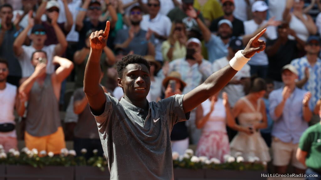 Roland-Garros: «humble», «mature, «talentueux», Moïse Kouamé, le nouveau coup de foudre du tennis français