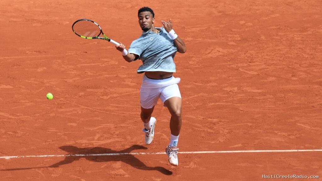 Roland-Garros: le Français Arthur Fils opposé au vétéran suisse Stan Wawrinka au premier tour