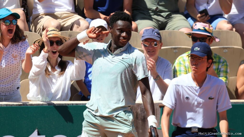 Roland-Garros: le Français Moïse Kouame réussit ses débuts en Grand Chelem