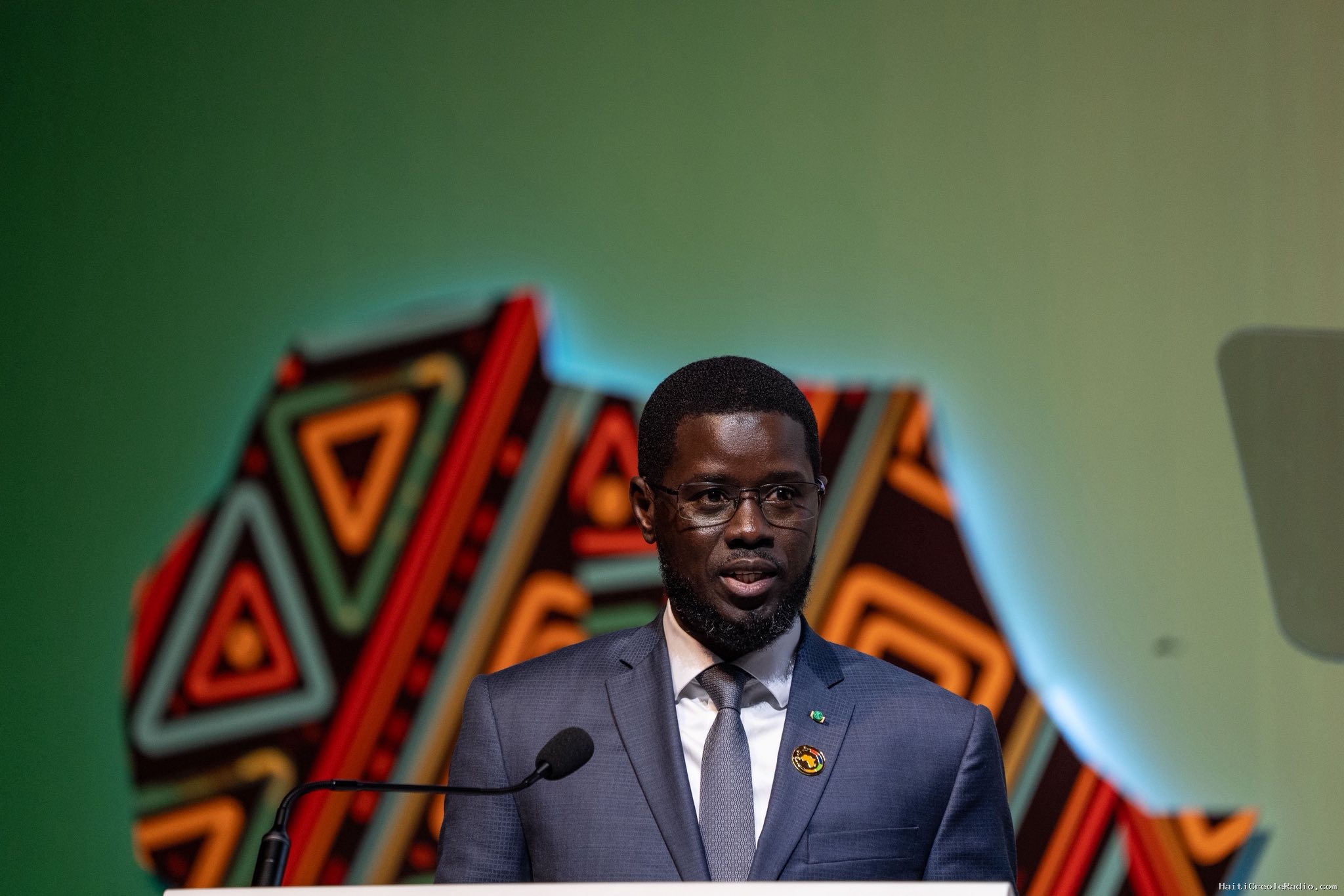 Sénégal : le président Faye limoge le premier ministre Sonko et dissout le gouvernement