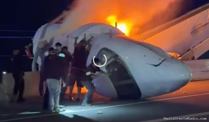 Texas : un jet d’affaires s’écrase sur une autoroute, un mort et cinq survivants