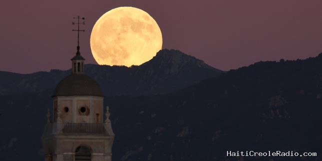 Une lune bleue sera visible ce week-end en France : nos explications sur les différents « types » de lune qui existent