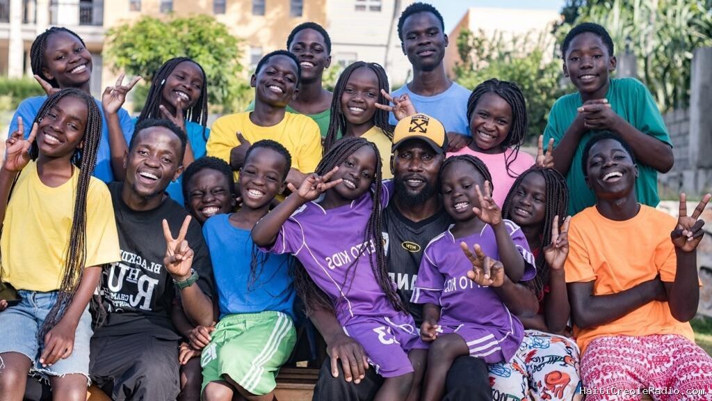 «Une opportunité qui peut changer une vie»: les Ghetto Kids, jeunes danseurs ougandais, invités par Shakira au Mondial 2026
