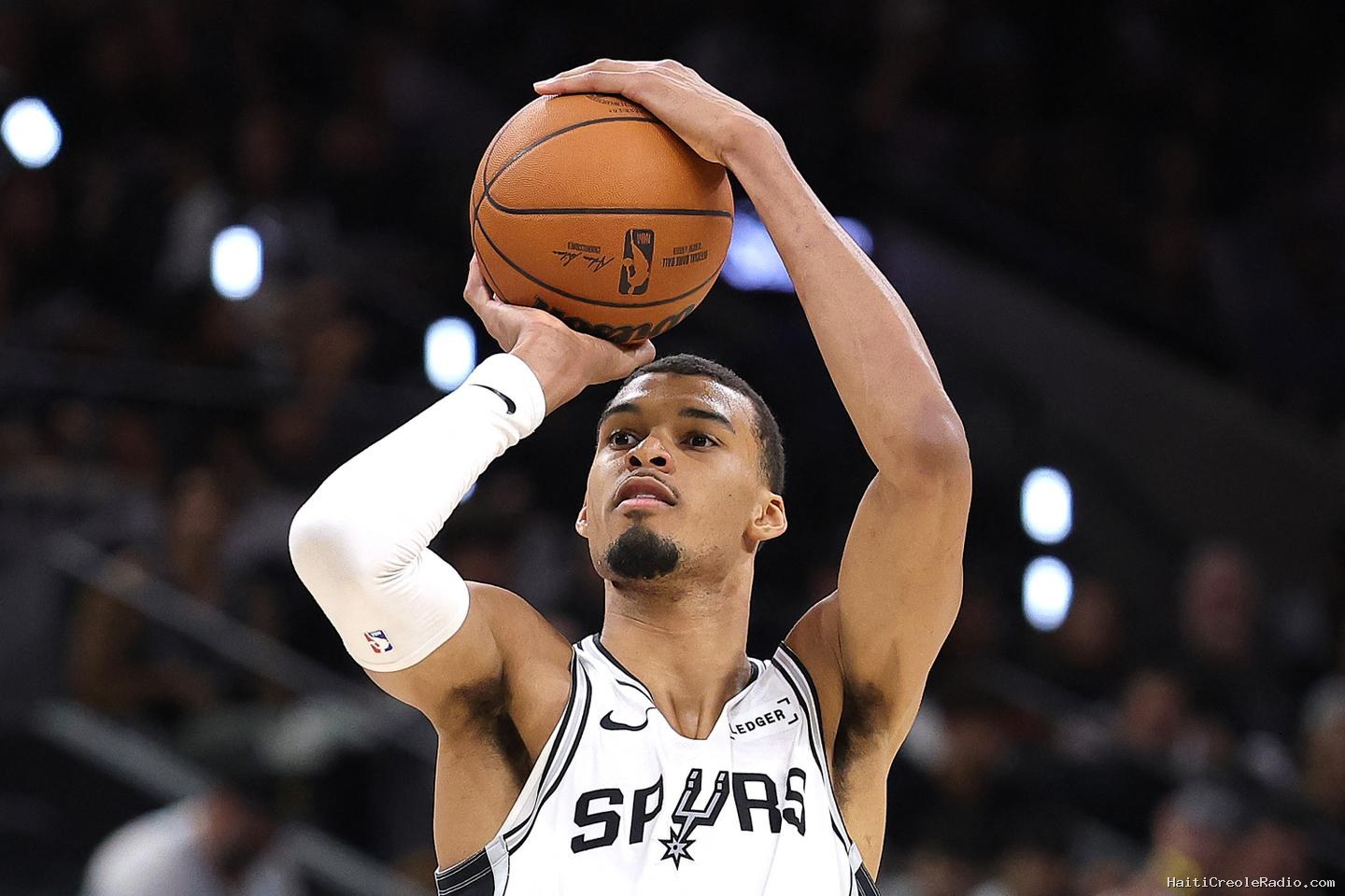 Victor Wembanyama et les Spurs se rebellent pour égaliser dans leur série NBA face à Oklahoma City