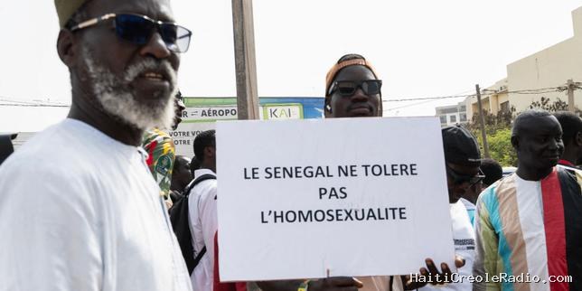 VIDEO - Sénégal : le désespoir des homosexuels en fuite